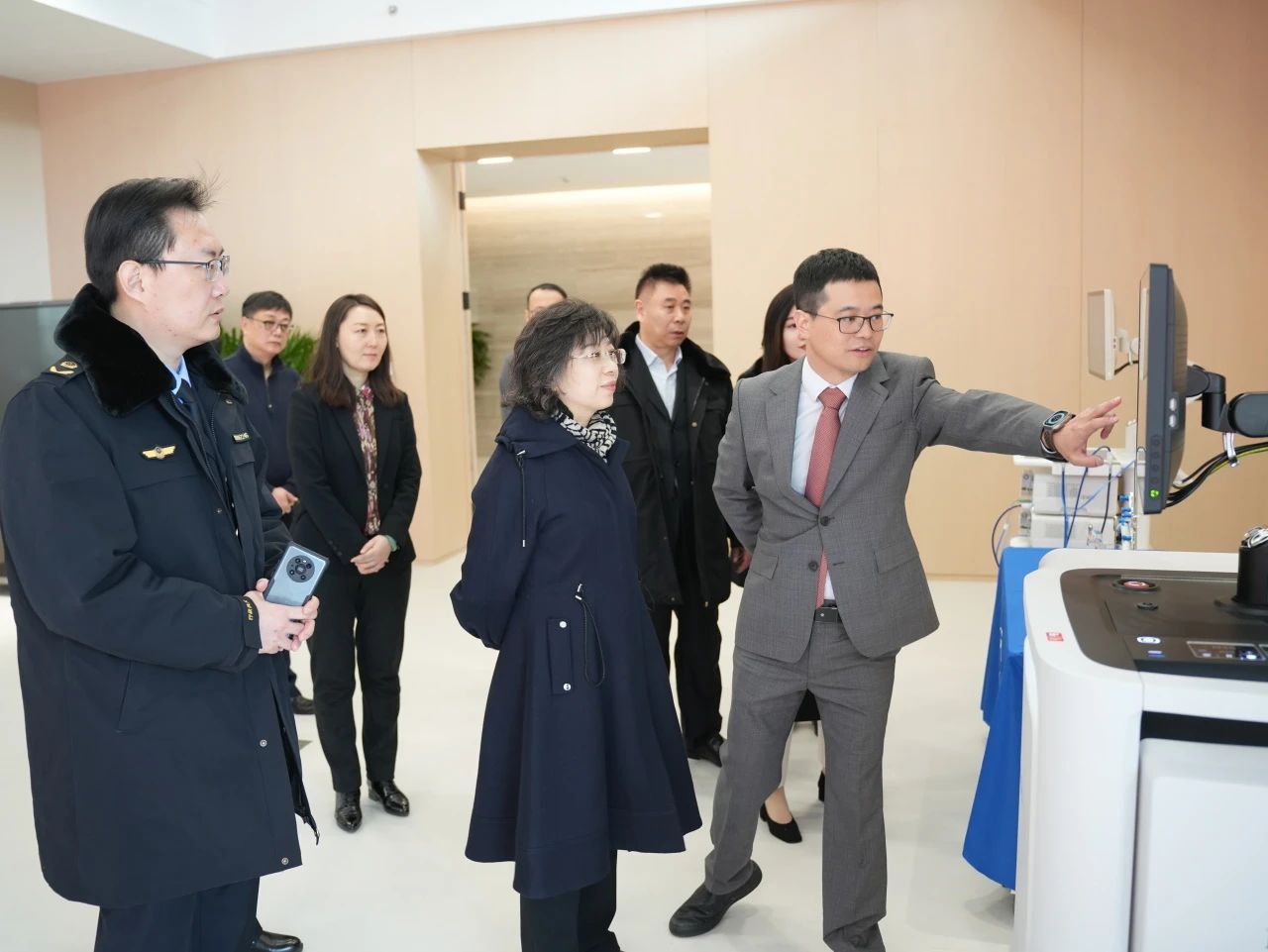 北京市药监局辅导一行光临7790必发集团官网医疗发展春节前安全督导查抄及座谈调研